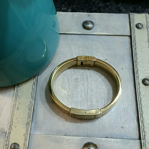 Gold MICHAEL KORS Metallic Logo Plaque Bracelet - Picture 4 of 8